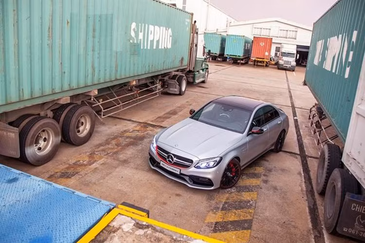 Được sản xuất từ 2/12015 – 2/2016, siêu phẩm này sẽ bị giới hạn số lượng. Chính vì lẽ đó. mẫu xe mới này càng “hot” hơn bao giờ hết.