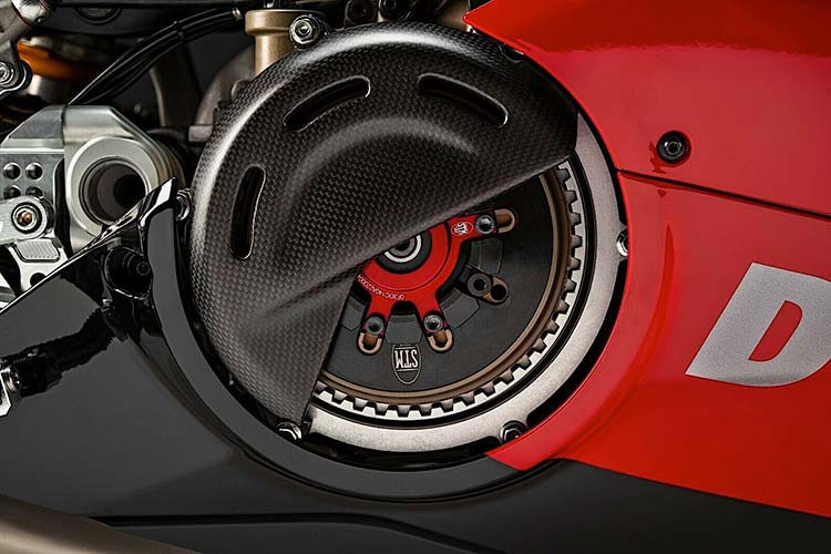 Là một phiên bản đặc biệt, Ducati Panigale V4 25th Anniversario 916 sở hữu đầy ắp các trang bị thuộc hàng xịn xò nhất như phanh Brembo, phuộc Ohlins, nhiều chi tiết bằng sợi carbin, nhôm, bộ ly hợp khô STM Evo-SBK, kính chắn gió Racing Plexiglas...