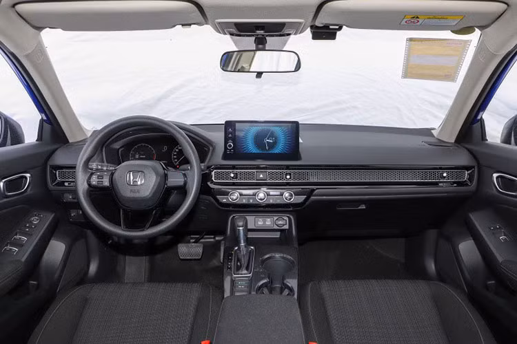 Hiện thiết kế nội thất của mẫu sedan cỡ C này vẫn chưa được công bố. Tuy nhiên, sẽ không bất ngờ nếu xe dùng chung nội thất với Honda Civic 2022, cả về thiết kế lẫn trang bị.