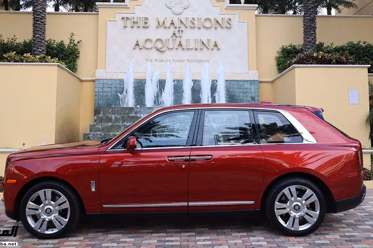 Đây chắc hẳn là gói khuyến mãi kỷ lục khi hai chiếc xe có giá khoảng 750.000 USD đính kèm miễn phí cùng căn penthouse. Thế nhưng, nghĩ đến chuyện Palazzo Del Cielo đang được bán với giá 38 triệu USD, hai món hàng “miễn phí” kia chả là gì cả.