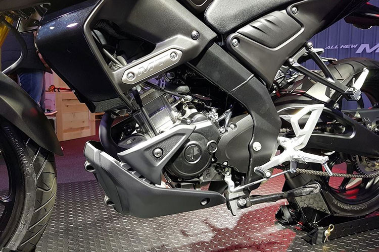 Tiếp tục sử dụng nền tảng khung Deltabox quen thuộc của các dòng môtô Yamaha phân khối nhỏ, tuy nhiên MT-15 đã được nâng cấp động cơ lên tương tự các dòng naked-bike Vixion R hay R15 V3 hiện tại. Điều này đồng nghĩa với việc chiếc xe được trang bị động cơ 155cc SOHC 4 van làm mát bằng chất lỏng được tích hợp công nghệ van biến thiên VVA, cho công suất 19 mã lực và mô-men xoắn 14,7Nm.