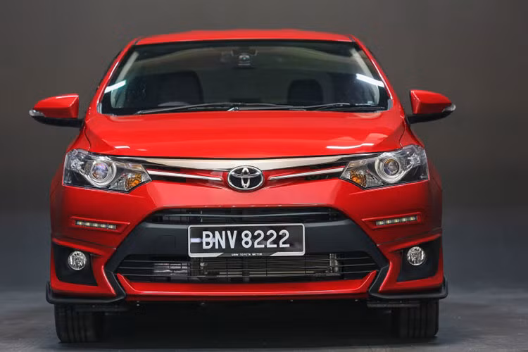 Tại thị trường Việt Nam, mẫu xe Toyota Vios 2016 mới sử dụng động cơ và hộp số mới (CVT) đã bắt đầu bán ra từ giữa tháng 9/2016, giá bán không thay đổi từ 532 đến 622 triệu đồng và có thêm một phiên bản mới 1.5E CVT giá 588 triệu đồng.