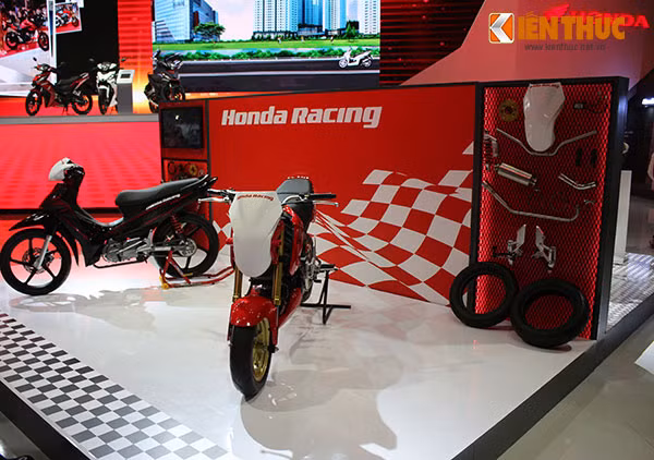 Bên cạnh đó còn có những mẫu xe ga cao cấp, xe số nội địa và nhập khẩu như: SH150, SH Mode, Super Dream, WINNER 150, NM4 Vultus, SH300i…