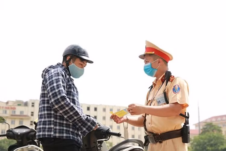 Chinh thuc ap dung quy dinh tru diem GPLX tu 1/1/2025