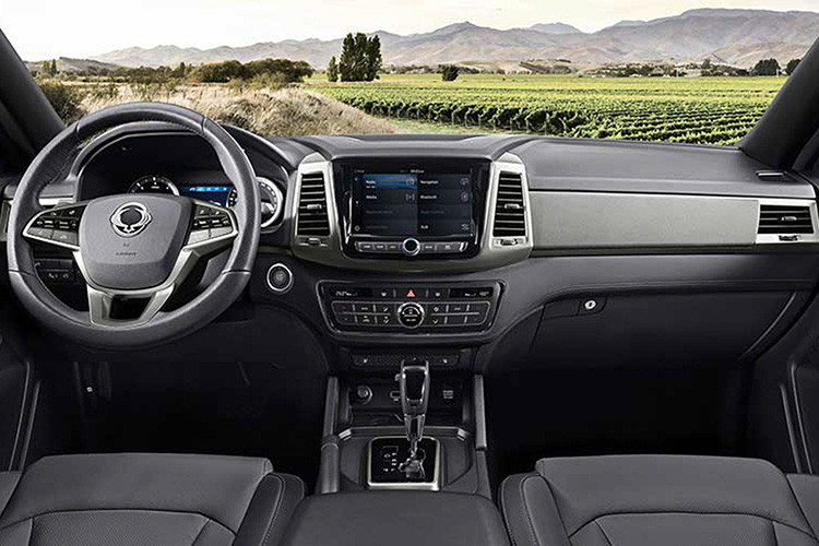 Hiện thông tin về thiết kế cũng như các trang bị của xe chưa hề được công bố, tuy nhiên theo nhiều chuyên gia cho hay - SsangYong Musso chạy điện sẽ không thay đổi nhiều so với bản chạy nhiên liệu, nhưng các trang bị và công nghệ dành cho xe sẽ hiện đại hơn so với bản thường.