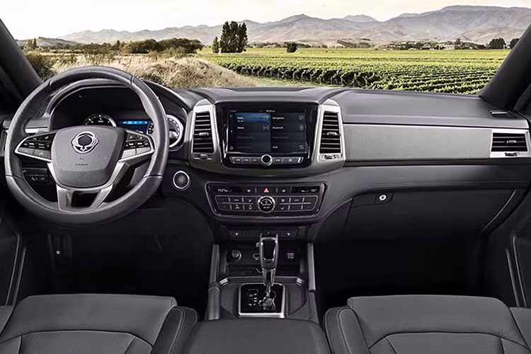 Hiện thông tin về thiết kế cũng như các trang bị của xe chưa hề được công bố, tuy nhiên theo nhiều chuyên gia cho hay - SsangYong Musso chạy điện sẽ không thay đổi nhiều so với bản chạy nhiên liệu, nhưng các trang bị và công nghệ dành cho xe sẽ hiện đại hơn so với bản thường.