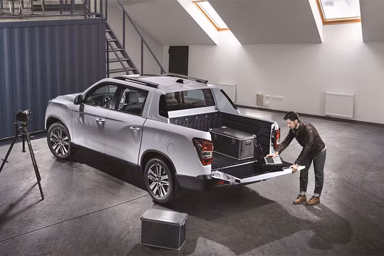 "Điện khí hóa'' hiện đang là hướng phát triển trong tương lai của ngành công nghiệp sản xuất ôtô, các hãng xe trên thế giới cũng đã và đang thay đổi để bắt nhịp và hãng SsangYong sẽ không đứng ngoài cuộc chơi.