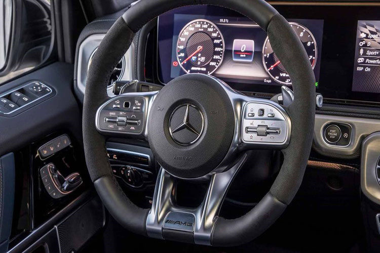 Về công nghệ, mẫu SUV hạng sang Mercedes-AMG G63 2019 được trang bị hệ thống treo AMG Ride Control, khóa vi sai 3 chế độ, hệ thống lái Direct Steer trợ lực điện, lẫy chuyển số sau vô lăng, cụm chuyển đổi Dynamic Select với 4 chế độ "Tiết kiệm", "Thoải mái", "Thể thao" và "Cá nhân" hay hệ thống hỗ trợ đỗ xe chủ động. 