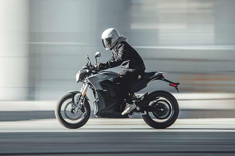 Phần mềm giúp nâng cấp hiệu suất giúp hỗ trợ tối đa cho người dùng trong quá trình vận hành và sử dụng xe môtô điện Zero Model S.