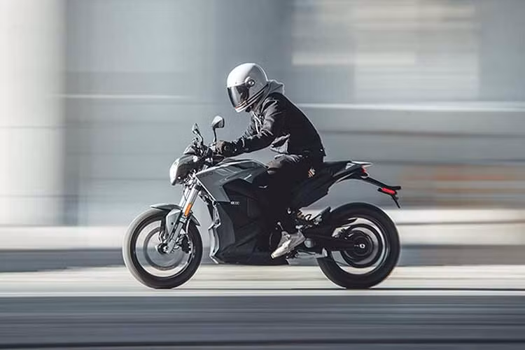 Phần mềm giúp nâng cấp hiệu suất giúp hỗ trợ tối đa cho người dùng trong quá trình vận hành và sử dụng xe môtô điện Zero Model S.