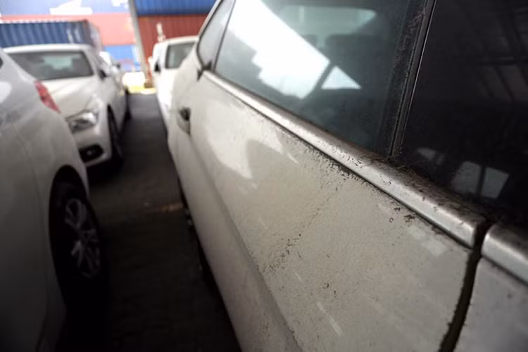 Đồng thời, Tập đoàn BMW Châu Á sẽ kết thúc hợp tác bốn năm với Công ty Ô tô Sime Darby (Sime Darby Motors), nhà đầu tư lớn của Công ty Cổ phần Ô tô Âu Châu (EAC), tại Việt Nam vào ngày 31/12/2017.