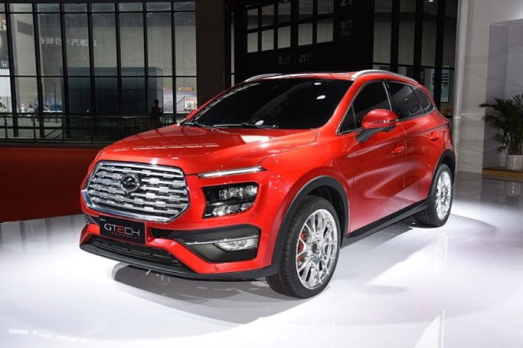 Xe sẽ bắt đầu được bán rộng rãi ở thị trường Trung Quốc từ ngày 11 tháng 11 tới. Giá xe Landwind Rongyao sẽ khởi điểm chỉ 82.800 nhân dân tệ (khoảng 274 triệu Đồng), một mức giá cực mềm dành cho một chiếc SUV mới cứng.