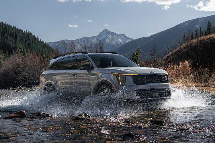 Theo kế hoạch, mẫu xe Kia Sorento HEV 2025 mới sẽ chính thức trình làng tại Philippines vào tháng 2/2025 với hàng loạt cải tiến về công nghệ, thiết kế và hiệu suất vận hành. Hiện tại, Kia chưa công bố thông số kỹ thuật chính thức của Sorento HEV 2025 tại thị trường Philippines.