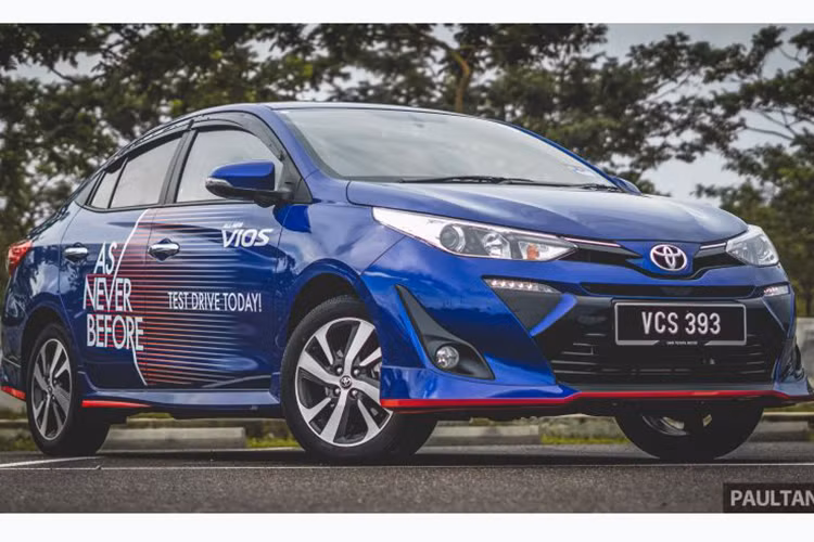 Toyota Vios 2019 tại Malaysia sử dụng động cơ xăng Dual VVT-I 4 xy lanh, dung tích 1.5L sản sinh công suất tối đa 107 mã lực và mô men xoắn cực đại 140 Nm. Động cơ này không có gì là nổi bật nhưng được kết hợp với hộp số biến thiên vô cấp với chế độ Shiftmatic số sàn 7 cấp ảo tăng thêm sự vui vẻ khi cầm lái mẫu sedan hạng B này.