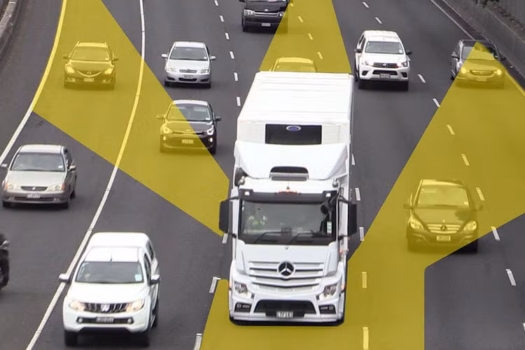 Nhung sai lam pho bien cua tai xe xe con khi lai canh oto tai-Hinh-3