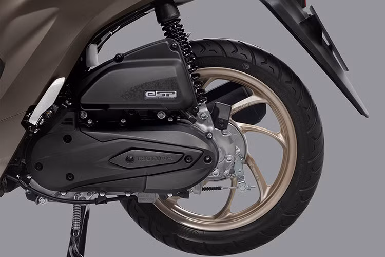 Cùng với đó, việc áp dụng khung dập hàn laser thông minh thế hệ mới eSAF do Honda phát triển mang lại cho Vision một bộ khung cứng cáp, có trọng lượng nhẹ hơn với độ bền cao, mang lại trải nghiệm lái mượt mà, linh hoạt và cực kỳ thoải mái.