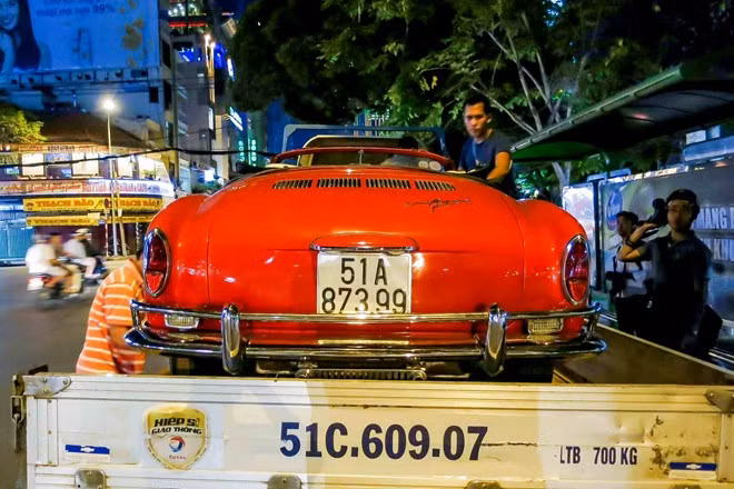 Phiên bản mạnh hơn sử dụng động cơ dung tích 1.295 cc nhưng tinh chỉnh để công suất đạt 50 mã lực tại 4.200 vòng/phút và 94,1 Nm mô-men xoắn tại 2.800 vòng/phút, tốc độ tối đa 150 km/h.