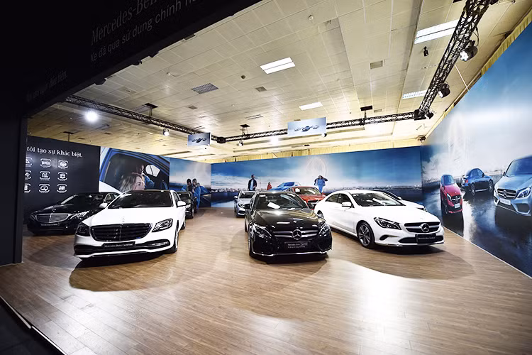Triển lãm thường niên Mercedes-Benz Fascination 2019 sẽ diễn ra tại Trung tâm Triển lãm Quốc tế, Hà Nội (ICE) từ ngày hôm nay 11/7 đến hết ngày 14/07/2019. Tại đây sẽ xuất hiện hàng chục mẫu xe sang tiền tỷ mang thương hiệu Mercedes-Benz dành cho các khách hàng lựa chọn.