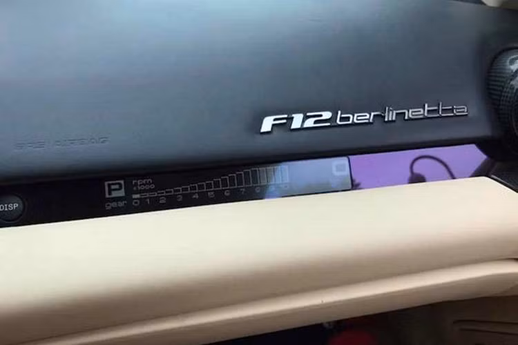 Ở gói độ của Duke Dynamics, hãng này đã thay đổi đến 21 chi tiết trên siêu xe nguyên bản Ferrari F12 Berlinetta nhằm mang đến ngoại hình hầm hố hơn. Hãng độ này sử dụng vật liệu sợi Carbon hoặc Fibeglass Reinfored Plastic (Nhựa cốt sợi thủy tinh) để tạo ra bộ body kit cực hiếm cho Ferrari F12 Berlinetta. 