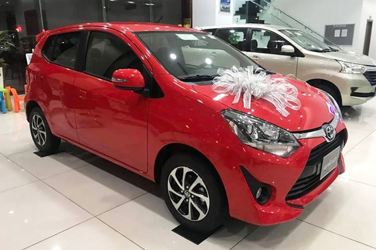 Toyota Wigo tại Việt Nam hiện được trang bị động cơ 4 xy-lanh, phun xăng điện tử, dung tích 1.2L cho công suất 86 mã lực tại vòng tua máy 6.000 vòng/phút và mô-men xoắn cực đại 107 Nm tại 4.200 vòng/phút, đi cùng hộp số sàn 5 cấp hoặc số tự động 4 cấp. Trọng lượng không tải 870 kg với bản số sàn và nặng hơn 20 kg với bản số tự động.