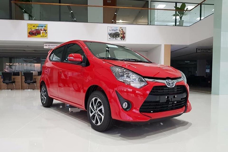 Sau khi ra mắt và gây sự chú ý, ngay lập tức mẫu xe giá rẻ Toyota Wigo đã dẫn đầu phân khúc hạng A tại Việt Nam. Tuy nhiên, niềm vui "ngắn chẳng tày gang" - Toyota Wigo đã cho thấy dấu hiệu hụt hơi của mình trong cuộc đua doanh số với Hyundai Grand i10 và Kia Morning.