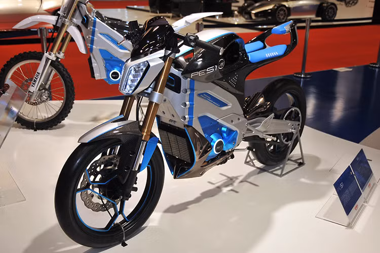 Gần đây hãng xe máy Yamaha đã đàm phán thành công với chính quyền thành phố Saitama ở Nhật Bản, chính thức lựa chọn nơi đây làm địa điểm phân phối đầu tiên, cùng phát triển thương hiệu cho xe điện của mình. Điều này cho thấy rất có thể hai mẫu xe môtô chạy điện Yamaha là PED1 và PES1 sẽ được đưa vào sản xuất trong thời gian sắp tới.