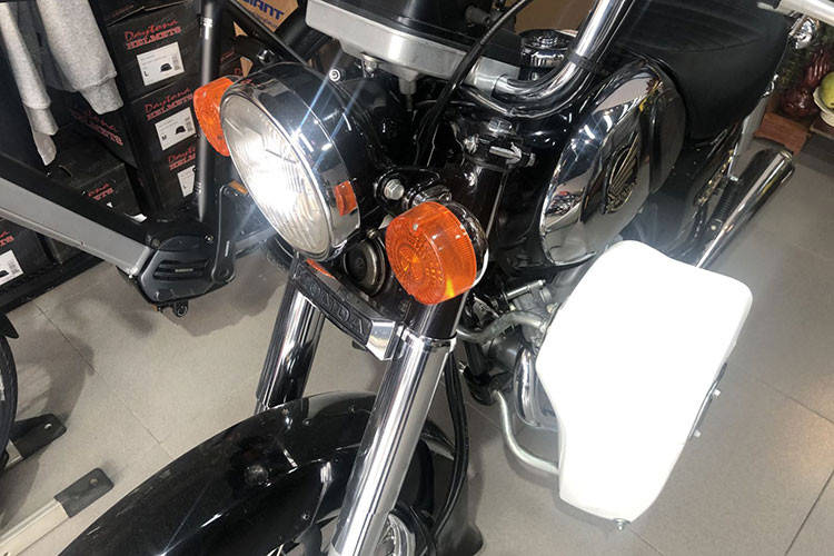 Mặc dù, loạt sản xuất cuối cùng của dòng xe CD Bently 125T vào những năm 2001-2002 đã chấm dứt những thế hệ tiếp theo của dòng xe này trên thế giới. Nhưng cho đến tận bây giờ, những chiếc xe CD Benly nhiều đời khác nhau từ 1959, 1962… đến mẫu xe cuối cùng 2002 vẫn được nhiều người đam mê sưu tầm và tìm kiếm để được sở hữu nét đẹp cũng như sự bền bỉ đến mê hoặc của nó.