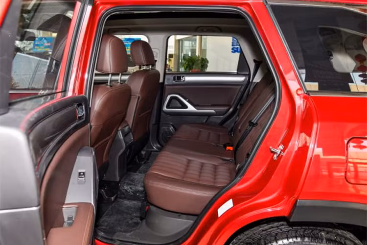 Tại thị trường Trung Quốc, mẫu xe BAIC Changhe Q7 được dự kiến bán ra vào tháng 3 tới đây với giá tương đương hơn 11.400 euro (khoảng 321 triệu đồng). Theo một số nguồn tin cho hay, mẫu xẻ này sẽ được đưa về Việt Nam ngay trong năm 2018 này và được phân phối thông qua doanh nghiệp chuyên nhập khẩu ôtô Trung Quốc là Kylin.