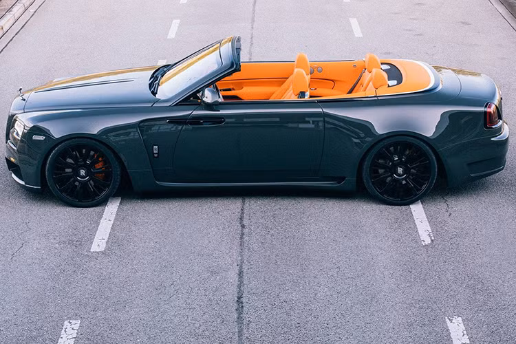 Hãng độ xe Spofec là một phần của tập đoàn Novitec, Spofec chuyên sửa đổi tất cả các mô hình của các mẫu siêu xe sang Rolls-Royce. Chính vì vậy, mới đây hãng độ đã tinh chỉnh lại chiếc mui trần Rolls-Royce Dawn với một vài sự thay đổi nhẹ nhàng, tinh tế và mạnh mẽ hơn.