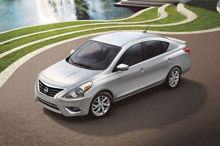 Giá xe Nissan Sunny 2019 với iến thể S có giá bắt đầu từ 12.360 USD (khoảng 287 triệu đồng). Biển thể cao cấp hơn là S Plus Xtronic giá từ 14.500 USD (khoảng 337 triệu đồng) có thêm hộp số tự động. Biến thể đắt tiền nhất là SV Xtronic giá từ 15.990 USD (khoảng 372 triệu đồng), có sẵn cả gói tùy chọn SUV và hộp số tự động.