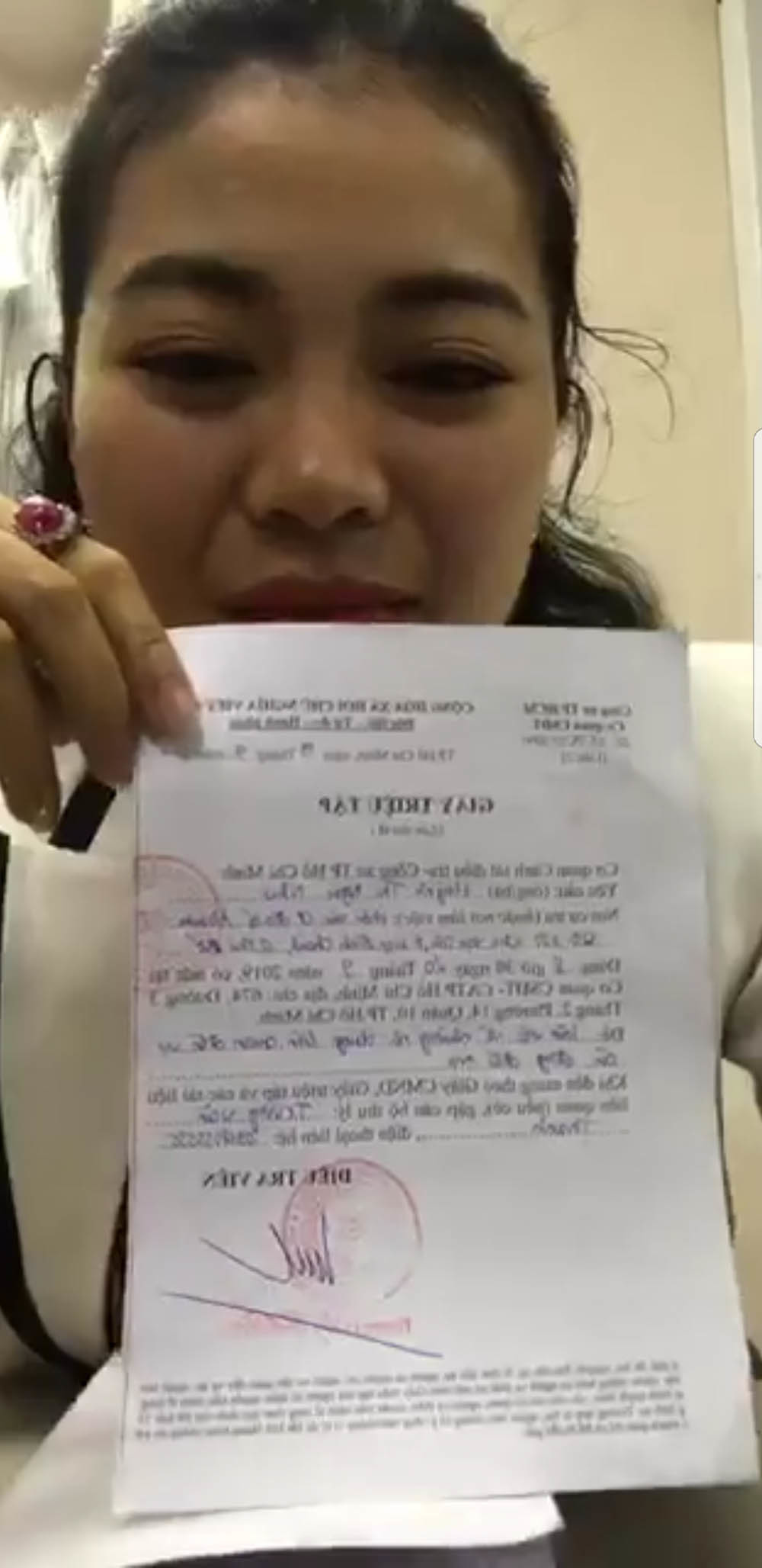 Cong an trieu tap nu pho giam doc cong ty dia oc Alibaba