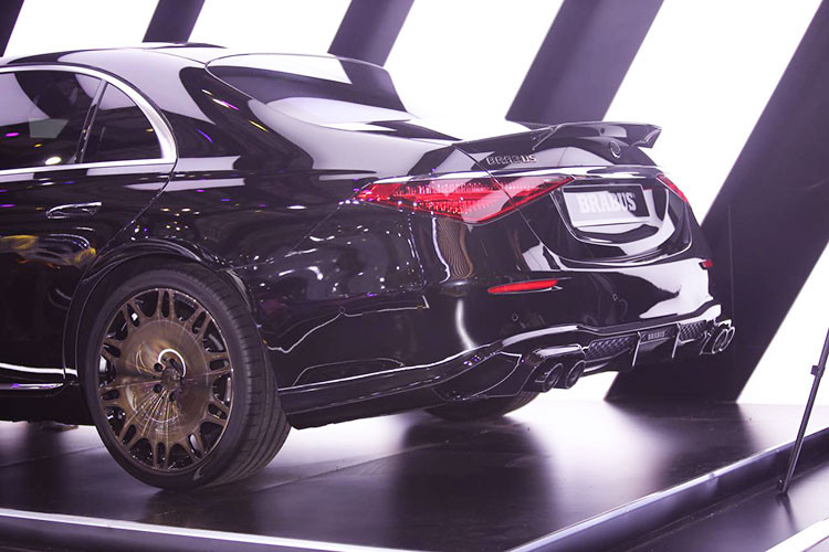 Theo công bố thì bản độ Brabus B50 chỉ mất thời gian 4,7 giây để tăng tốc từ vị trí xuất phát lên 100 km/h, nhanh hơn 0,2 giây so với xe nguyên bản.