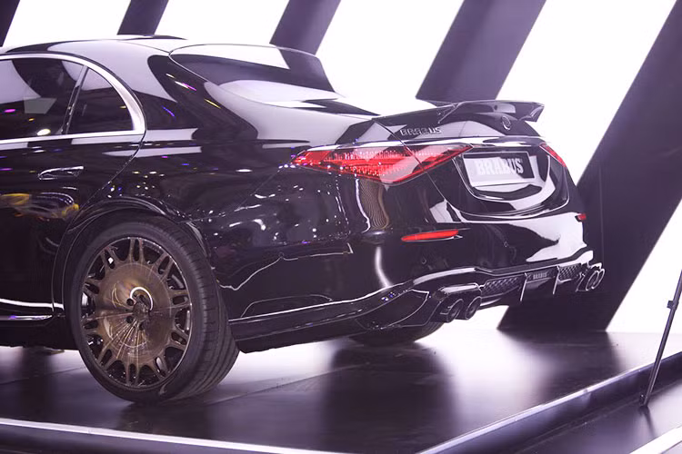 Theo công bố thì bản độ Brabus B50 chỉ mất thời gian 4,7 giây để tăng tốc từ vị trí xuất phát lên 100 km/h, nhanh hơn 0,2 giây so với xe nguyên bản.