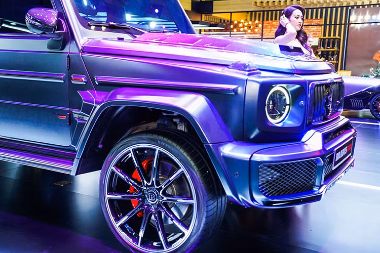 Trên Brabus B50, xe được trang bị thêm mô-đun B50 - 500 PowerXtra do Brabus phát triển bên cạnh khối động cơ xăng 6 xi-lanh thẳng hàng, tăng áp, dung tích 3.0 lít nguyên bản nhằm có thể giúp xe tạo ra công suất mới là 493 mã lực, tăng 58 mã lực và mô-men xoắn cực đại đạt con số 590 Nm. 