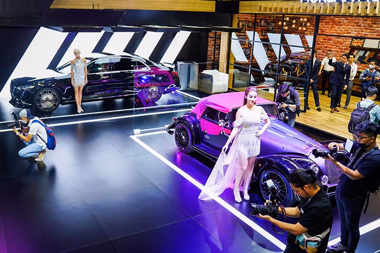 Đã kể đến thương hiệu Brabus thì ngoài việc thiết kế và nội thất ra, giới mê tốc độ rất quan tâm vào việc hãng này điều chỉnh lại động cơ cho những mẫu xe đặc biệt giới hạn của mình.