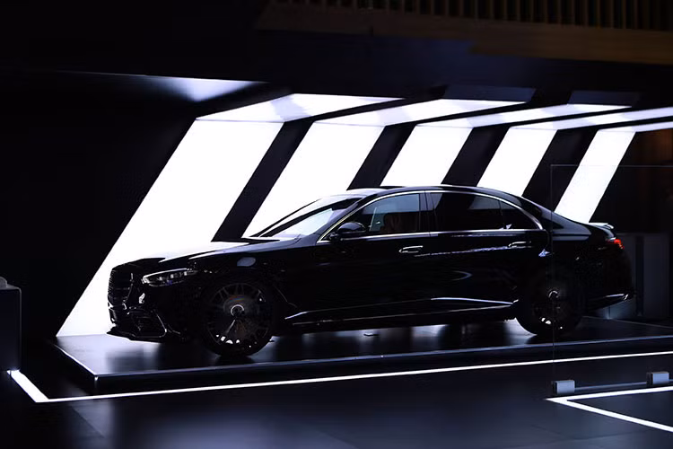 Dựa trên Mercedes-Benz S500 mã W223 có không quá 10 xe tại Việt Nam, hãng độ đến từ Đức đã cho ra đời chiếc xe Brabus B50 với ngoại hình, nội thất và động cơ đều được nâng cấp lên tầm cao mới.