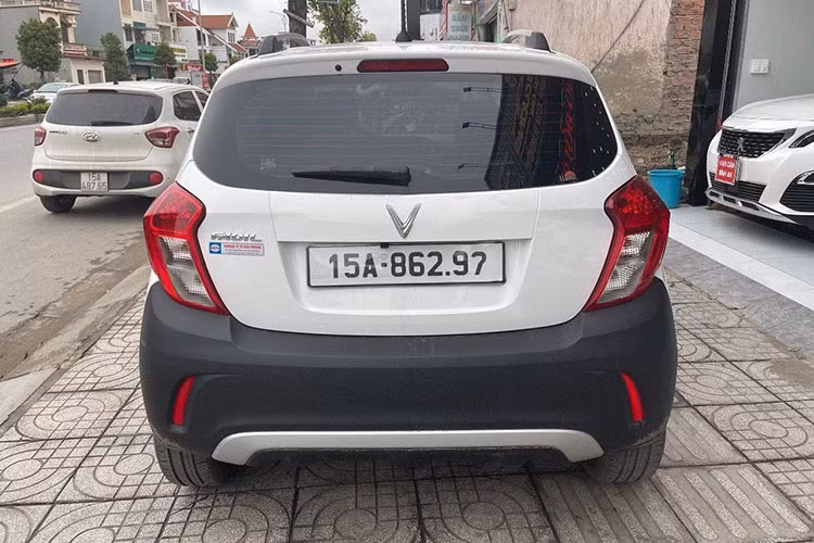 VinFast Fadil moi chay 300 km chao ban 375 trieu, dat hay re?-Hinh-2