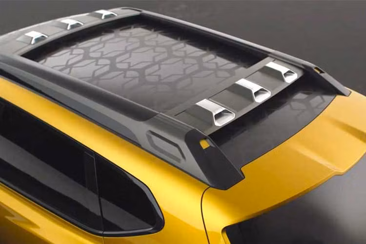 Như vậy, Datsun muốn hướng chiếc xe với các đối thủ MPV phong cách crossover tương tự là Honda BR-V hay Mitsubishi Xpander. Ở bên trong nội thất, Datsun Cross cũng có 7 ghế ngồi.