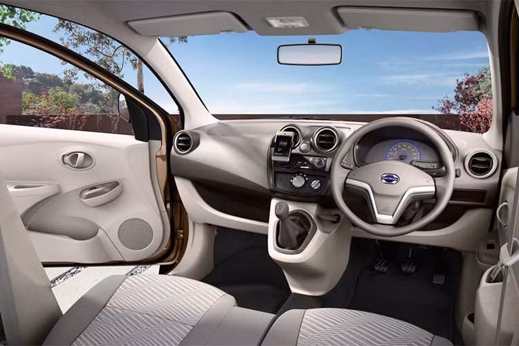 Nhiều khả năng mẫu xe 7 chỗ Datsun Cross cũng sẽ chia sẻ chung hệ động lực với Datsun Go+. Hiện tại, dòng MPV hạng B này chỉ có duy nhất một phiên bản động cơ xăng nạp khí tự nhiên 4 xi-lanh thẳng hàng với dung tích 1.2l, cho công suất chỉ 68PS và mô-men xoắn 104Nm. 