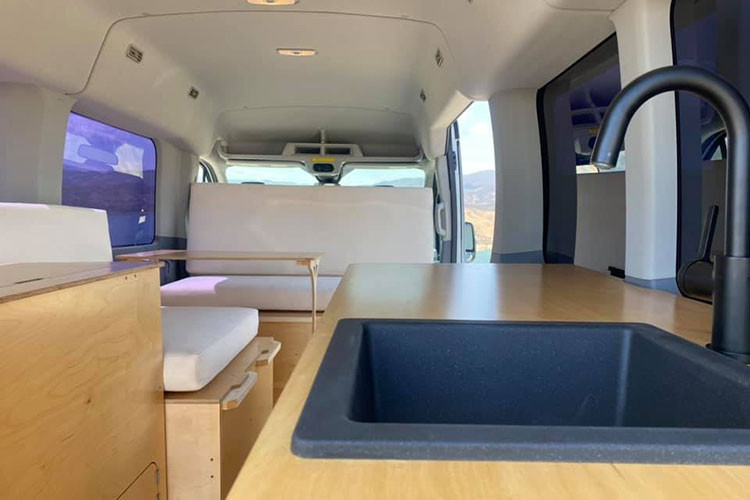 Tuy nhiên, một điểm cần lưu ý là không phải chiếc xe van nào cũng phù hợp sử dụng bộ kit VanLab. Ví dụ, tại thị trường Mỹ, công ty mới chỉ cung cấp bộ kit chuyển đổi cho ba mẫu xe gồm Nissan NV200, Chevrolet City Express và Ford Transit LWB. Công ty cũng đa dạng hóa kích thước các bộ kit khi cung cấp 3 cỡ nhỏ, vừa, và lớn khác biệt