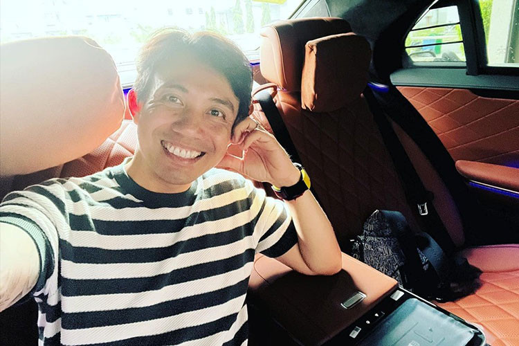 Cụ thể, Mercedes-Benz S450 Luxury thế hệ mới của Minh Nhựa có giá từ 5,38 tỷ đồng, còn xe Mercedes-Benz S450 Luxury nhập Đức có giá đến 5,75 tỷ đồng. Ngoài mức giá bán khác biệt, xe còn có thêm trang bị 4Matic, hệ thống dẫn động bốn bánh toàn thời gian nhưng bị loại bỏ đồ chơi đánh lái bánh sau, vốn có sẵn trên xe Mercedes-Benz S450 Luxury 2022 nhập từ Đức.