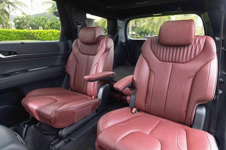 Ngoài ra, xe còn có hệ thống hỗ trợ khởi hành ngang dốc HAC, Hệ thống hỗ trợ xuống dốc DBC, Hệ thống hỗ trợ phòng tránh va chạm điểm mù BCA, 7 túi khí… giúp đảm bảo độ an toàn dành cho người lái, hành khách đi cùng cũng như người và các phương tiện khác lưu thông trên đường.