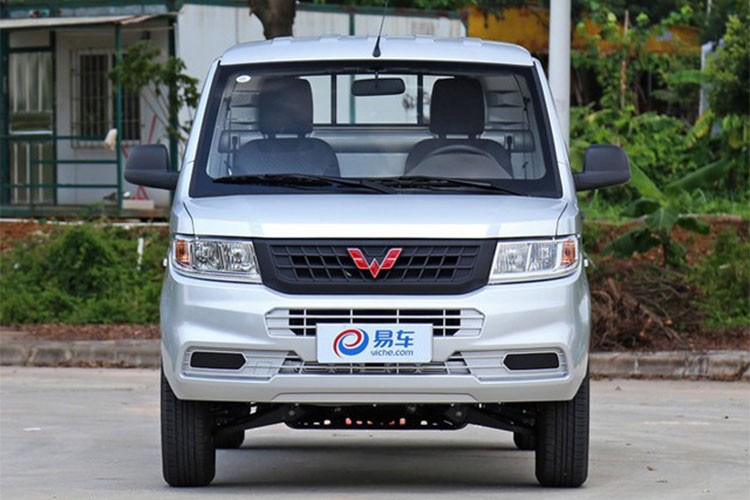 Nói cách khác, chiều dài của Rong Guang thậm chí còn ngắn hơn cả chiều dài cơ sở của Chevrolet Colorado và GMC Canyon. Với kích thước này, Rong Guang có thể nằm vừa trong thùng sau của Chevrolet Silverado HD.