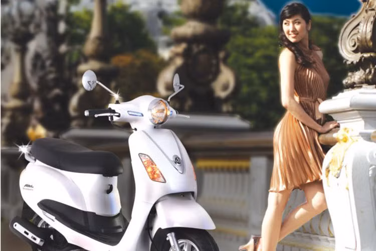 Những phụ nữ trung niên hợp với xe Lead (Honda), Victoria (SYM), Fly (Piaggio)… hơn là một chiếc xe ga phong cách thể thao, trẻ trung đời cũ hoặc đã không còn sản xuất. Chọn chiếc xe hợp gu sẽ giúp bạn đẹp hơn mỗi khi ra đường. Một chiếc xe hợp gu luôn khiến chị em nổi bật.