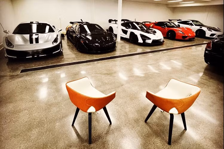 Dễ dàng nhận thấy các bài đăng liên quan đến siêu xe của anh Hiệp được nhiều đại gia sở hữu xe hypercar ấn tượng ở Mỹ vào tương tác chẳng hạn như Dan-am_i có bộ sưu tập xe ước tính hơn 55 triệu đô la. Nhiều người Việt rất thích thú với cách chơi xe của doanh nhân này. Hiện không rõ anh Hiệp có ý định tậu thêm chiếc xe hypercar thứ 5 hay không?