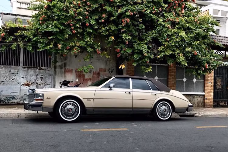 Mặc dù người bán chiếc Cadillac Seville đời 1984 tại TP HCM nhận nhiều người dùng chỉ trích về giá bán cao. Tuy nhiên, người bán vẫn giữ quan điểm về yếu tố giá trị văn hóa cao của xe hơn là giá trị sử dụng vì chiếc Cadillac Seville này được xem là hàng độc tại Việt Nam.