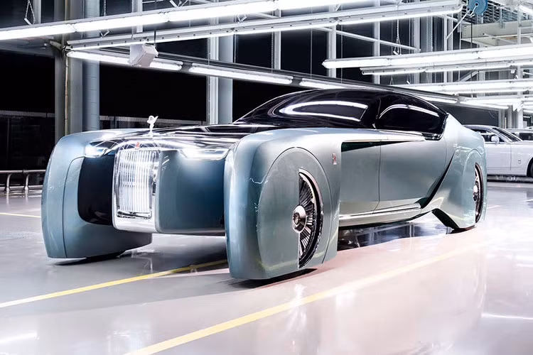  Rolls-Royce Vision 100 là mẫu xe concept dành cho tương lai của hãng siêu xe Anh quốc. Nó được đánh giá là xe siêu sang tương lai của hãng này, với tiêu chí hướng đến đối tượng doanh nhân cao cấp với nội thất và tiện nghi vượt trội.