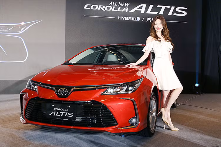 Toyota Corolla Altis 2019 sap ra mat Thai Lan, cho ve Viet Nam