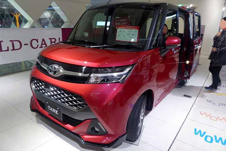 Xe sẽ sử dụng khối động cơ ba xi-lanh 1.0 lít, trong đó động cơ hút khí tự nhiên 1KR-FE hoặc tăng áp 1KR-VET được kết hợp với một truyền động biến thiên liên tục (CVT) gửi sức mạnh cho bánh trước. Tuy nhiên chi tiết về khối động cơ này hiện vẫn chưa được hãng xe Nhật bản công bố chính thức.