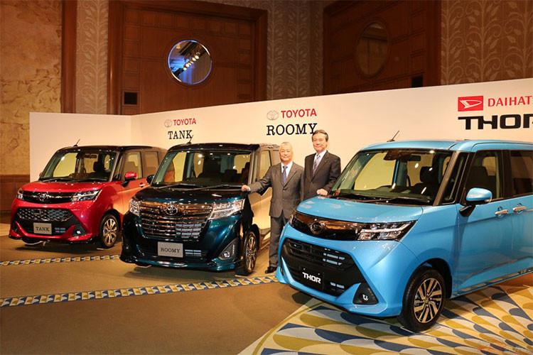 Mẫu xe giá rẻ Daihatsu Thor còn được biết đến với nhiều tên gọi như Toyota Tank, Toyota Roomy, và Subaru Justy tại thị trường Nhật Bản. Trên cùng một cơ sở body, kiểu dáng của xe sẽ thay đổi chút ít theo phong cách riêng của từng hãng nhưng không khác nhau quá nhiều.